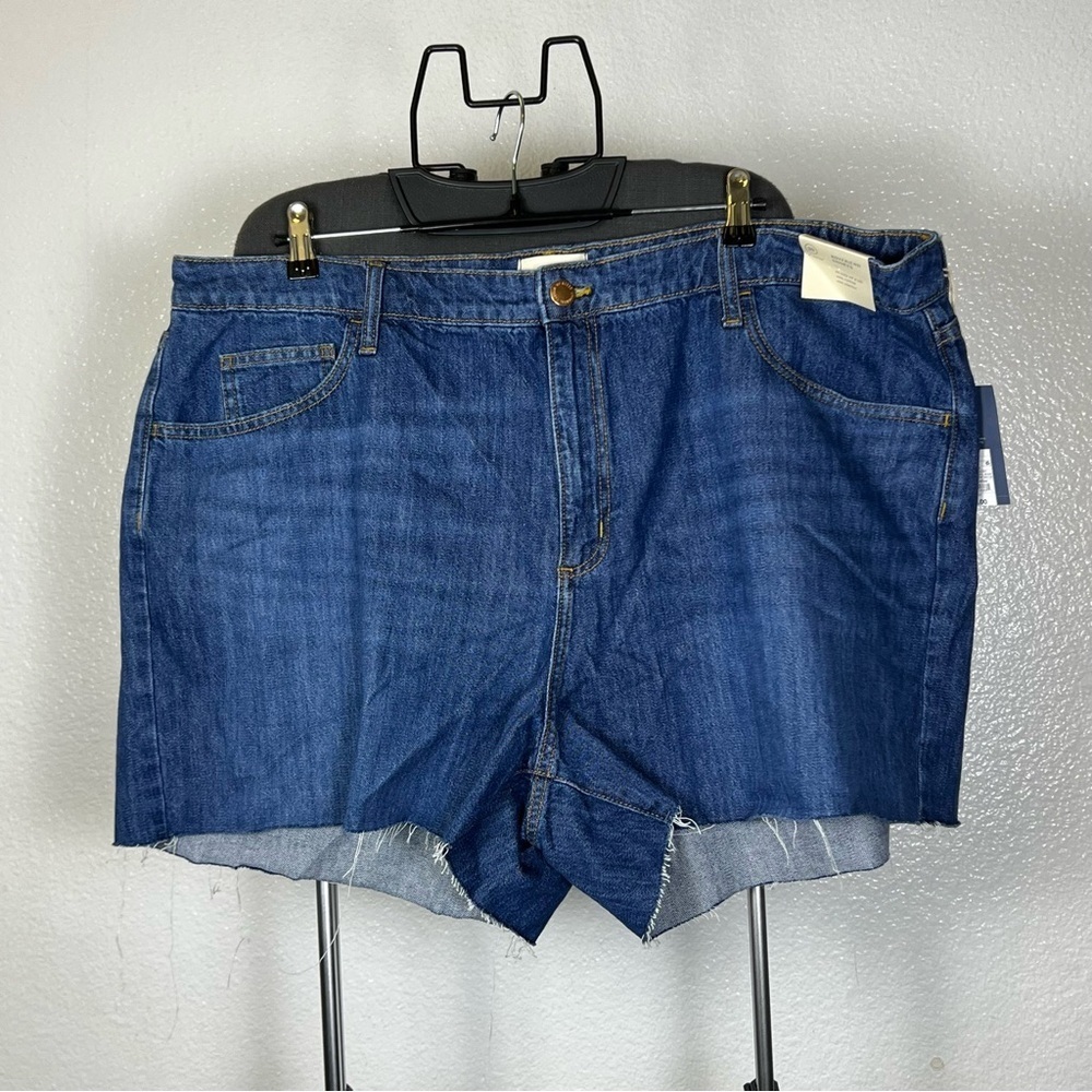 Universal Thread Women’s Blue Denim Boyfriend Shorts Size 20 4” Inseam